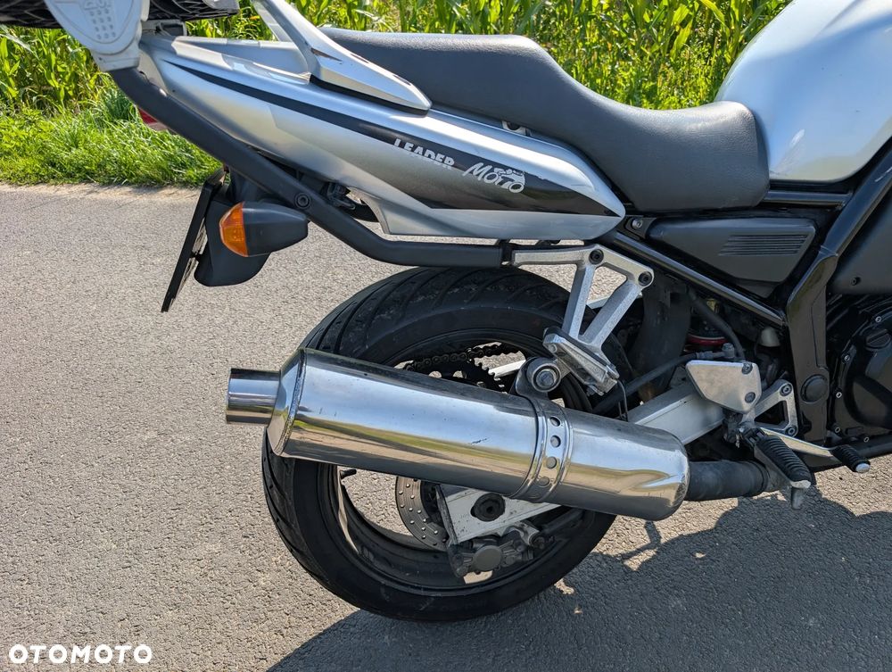 Yamaha FZS - 11