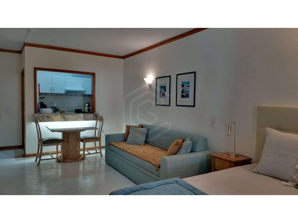 Apartamento T0 em condomínio com piscina e perto da praia em Albufe... - Grande imagem: 2/21