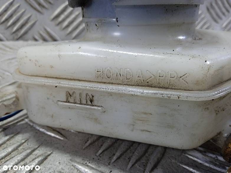 ZBIORNIK PŁYNU  HAMULCOWEGO HONDA CIVIC 7 - 3