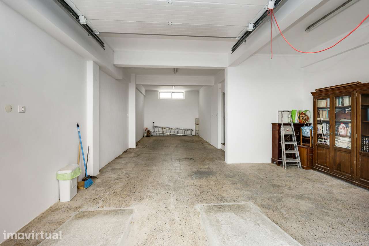 Garagem/Armazém com Rampa em Rio de Mouro Sintra - Grande imagem: 3/16
