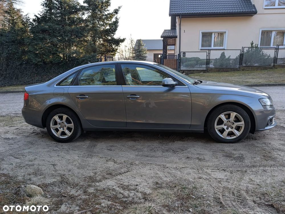 Audi A4 Limousine - 10