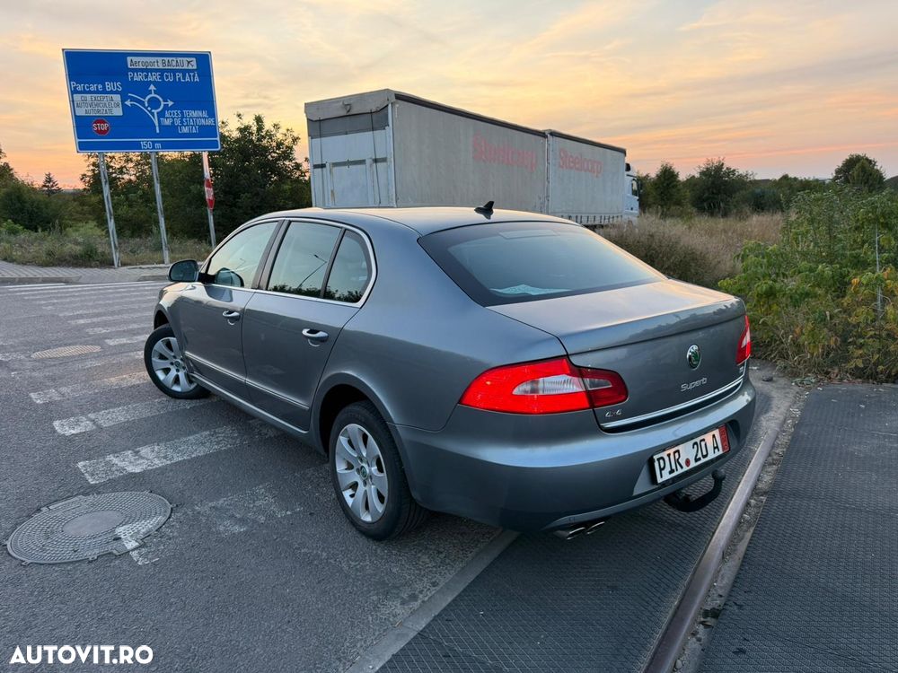 Skoda Superb 2.0 TDI 4x4 DSG Exclusive - 23