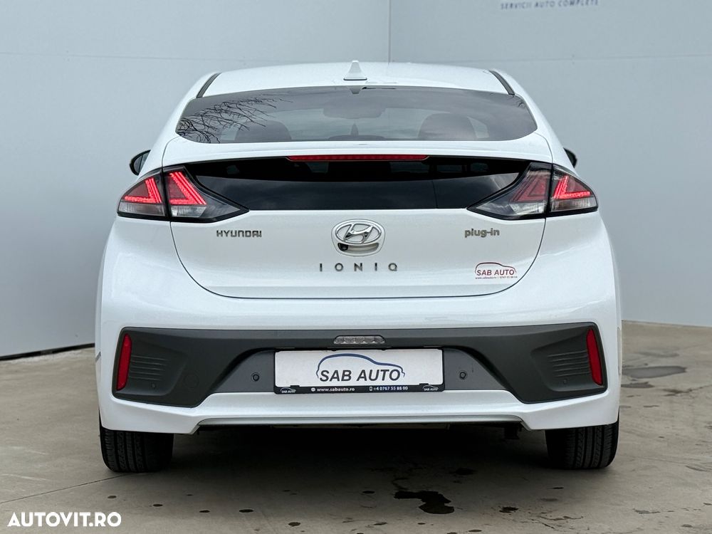 Hyundai IONIQ - 22