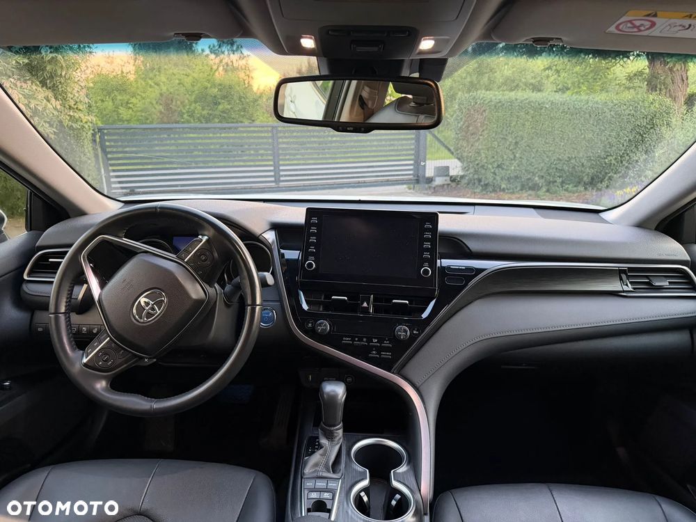 Toyota Camry 2.5 Hybrid Executive CVT - 18
