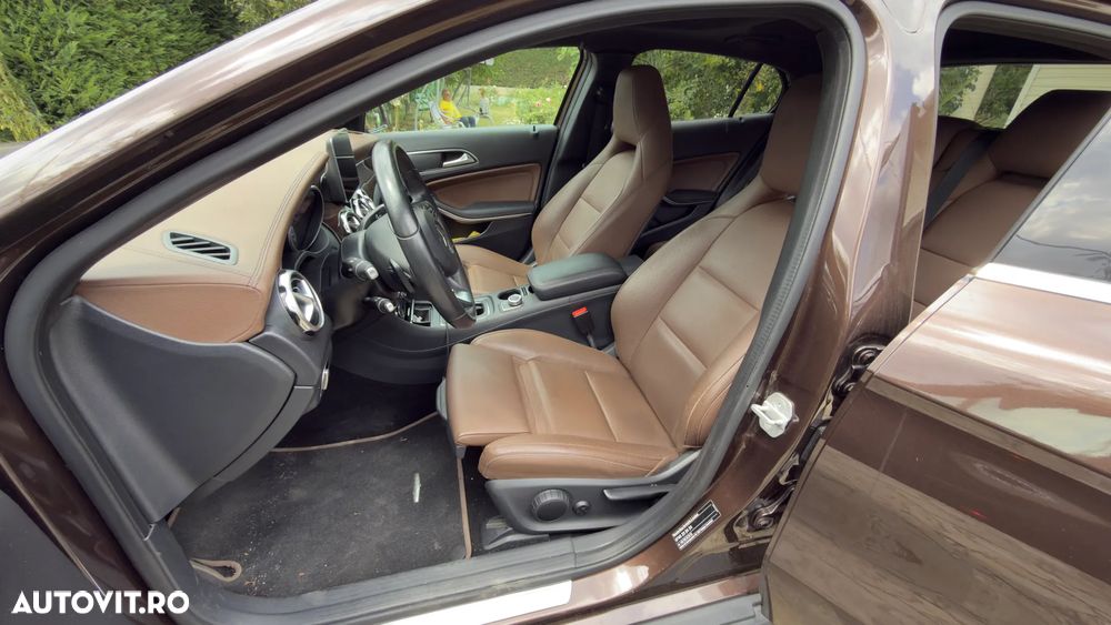 Mercedes-Benz GLA 220 d 4MATIC Aut. - 12