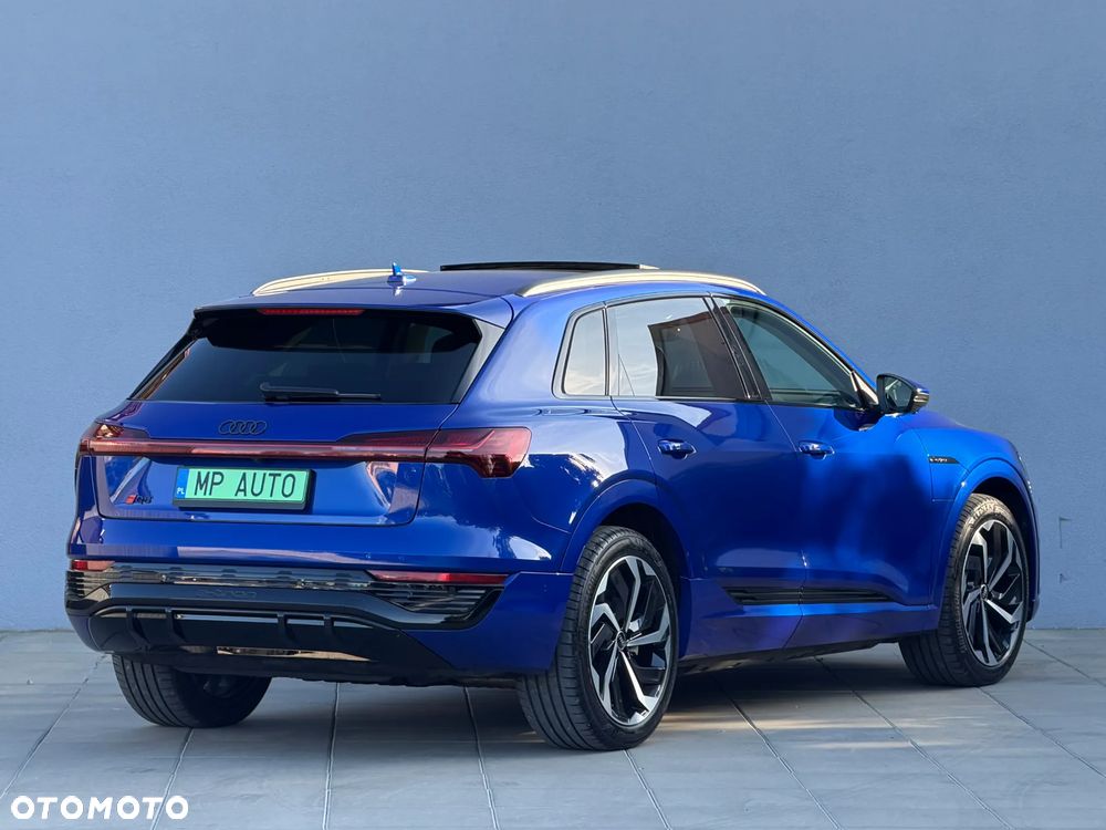 Audi Q8 Sportback e-tron - 6