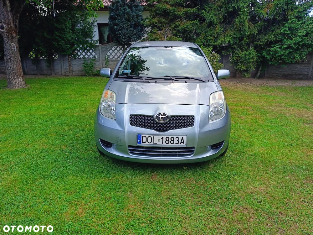 Toyota Yaris 1.3 VVT-i Sol - 2