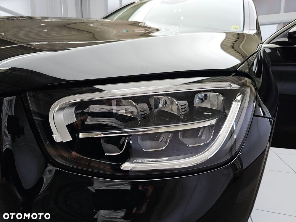 Mercedes-Benz GLC 300 e 4-Matic - 40