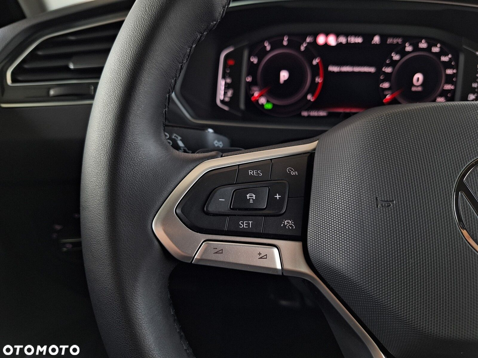 Volkswagen Tiguan 2.0 TSI 4Mot Elegance DSG - 36