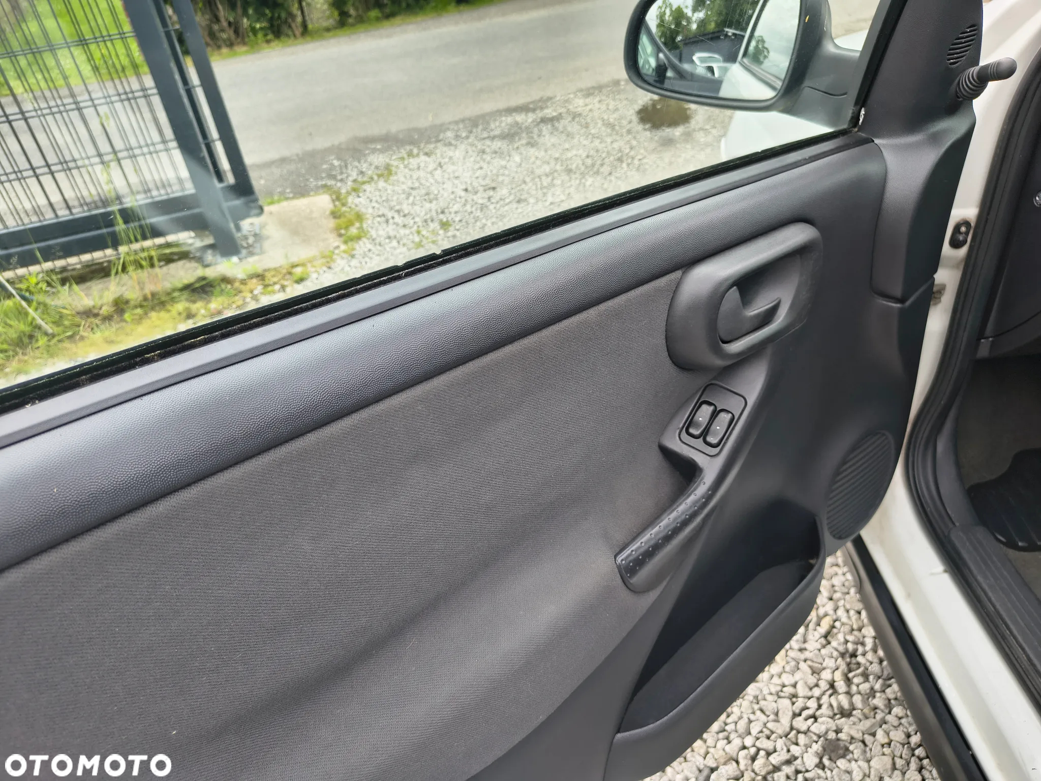 Opel Corsa - 16