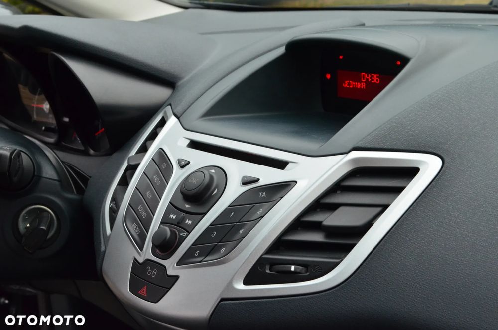 Ford Fiesta 1.25 Ambiente - 38