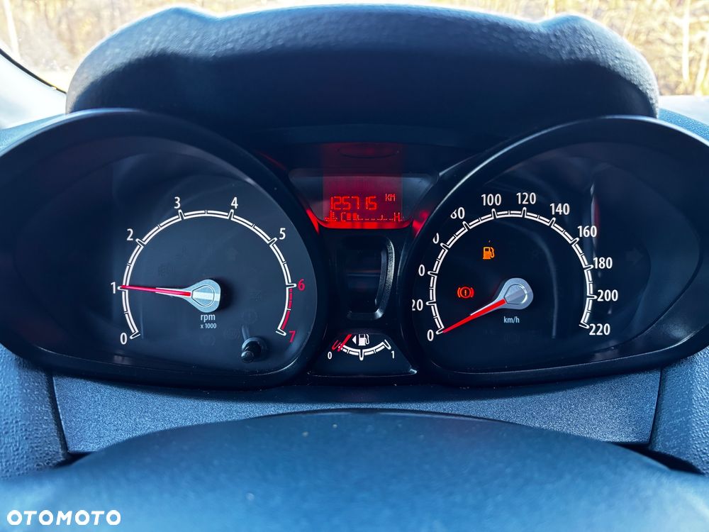 Ford Fiesta 1.25 Trend Edition - 23