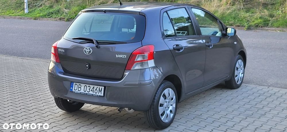 Toyota Yaris 1.0 Entry - 12