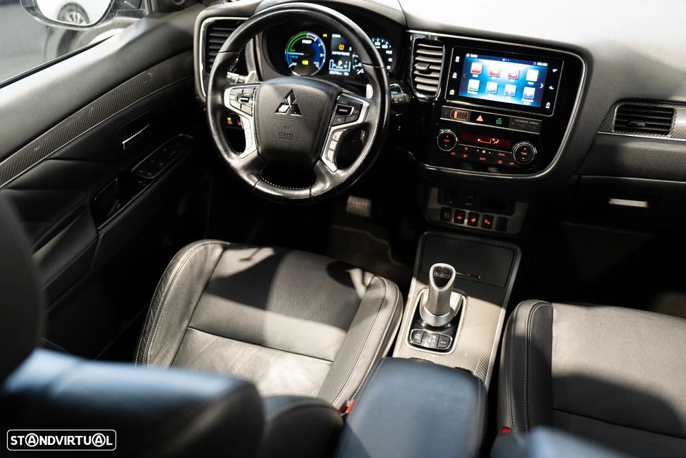 Mitsubishi Outlander 2.4 Instyle - 25