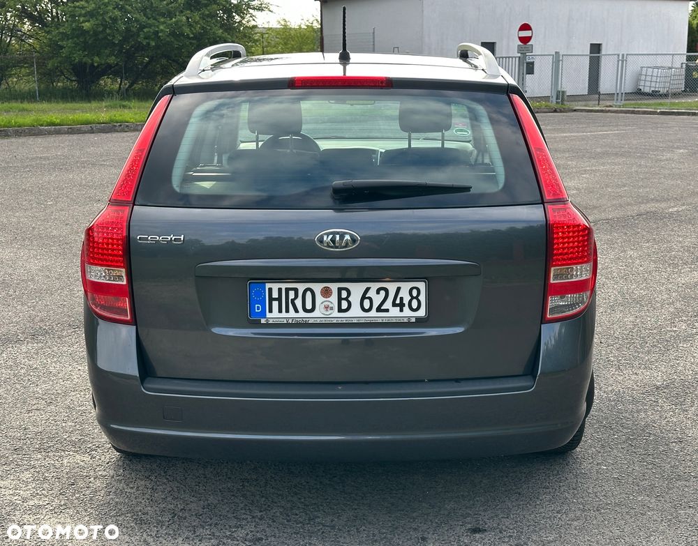 Kia Ceed - 14