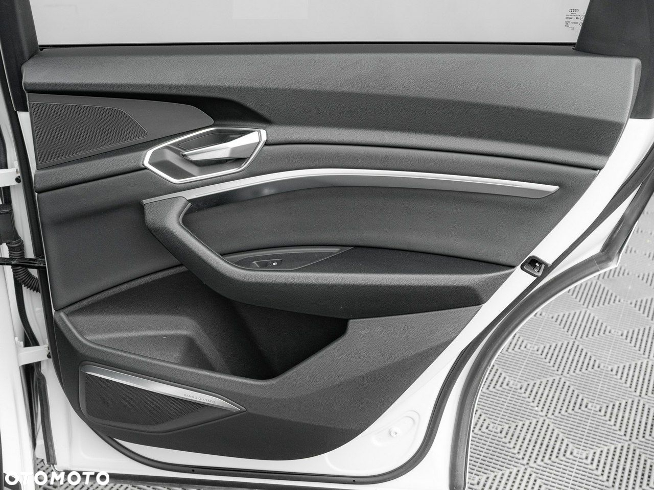 Audi Q8 e-tron 55 114kWh Quattro S Line - 32