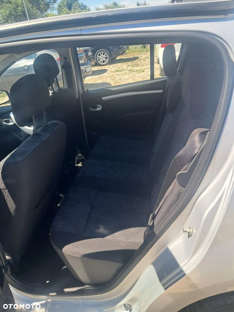 Dacia Sandero - 15