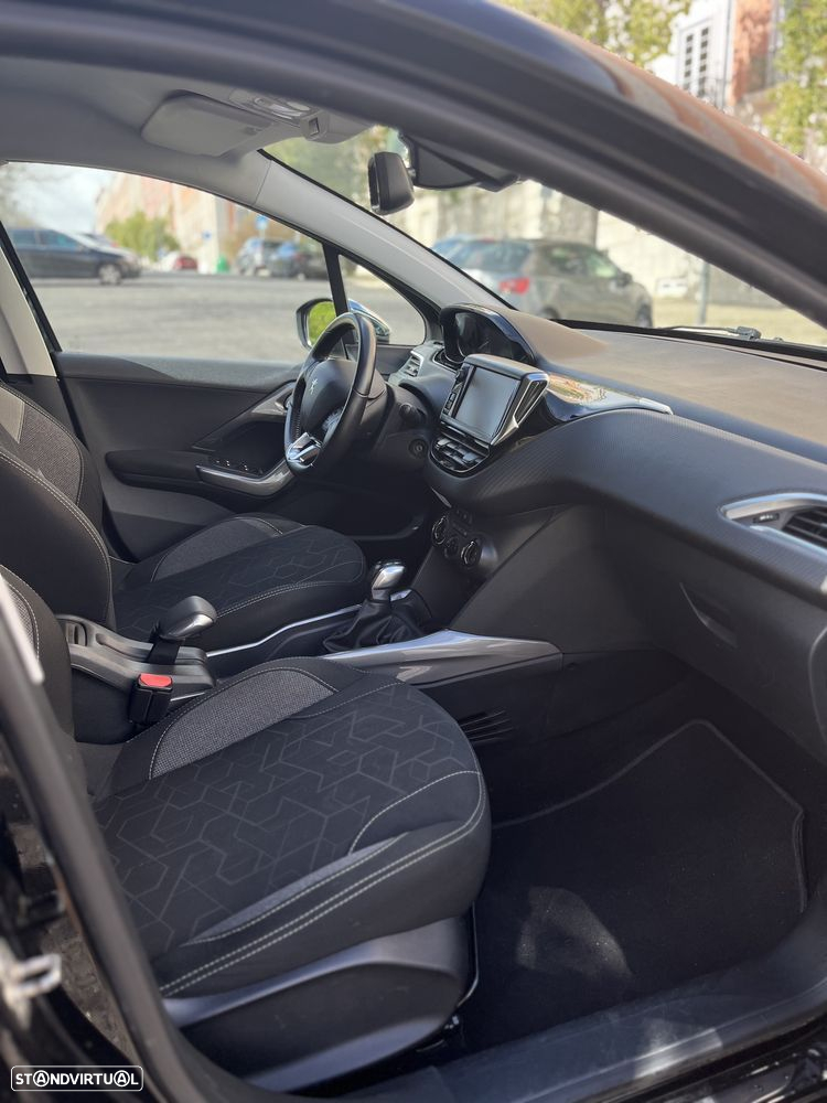 Peugeot 2008 1.2 PureTech Style - 8