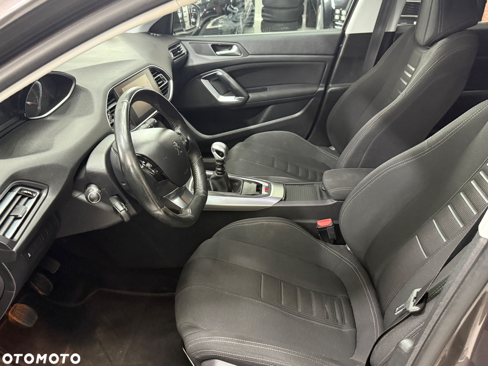 Peugeot 308 1.6 THP Allure - 16