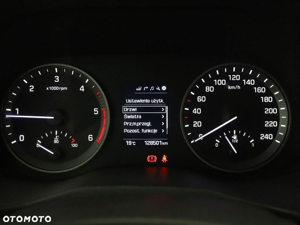 Hyundai Tucson blue 1.7 CRDi 2WD Advantage - 23