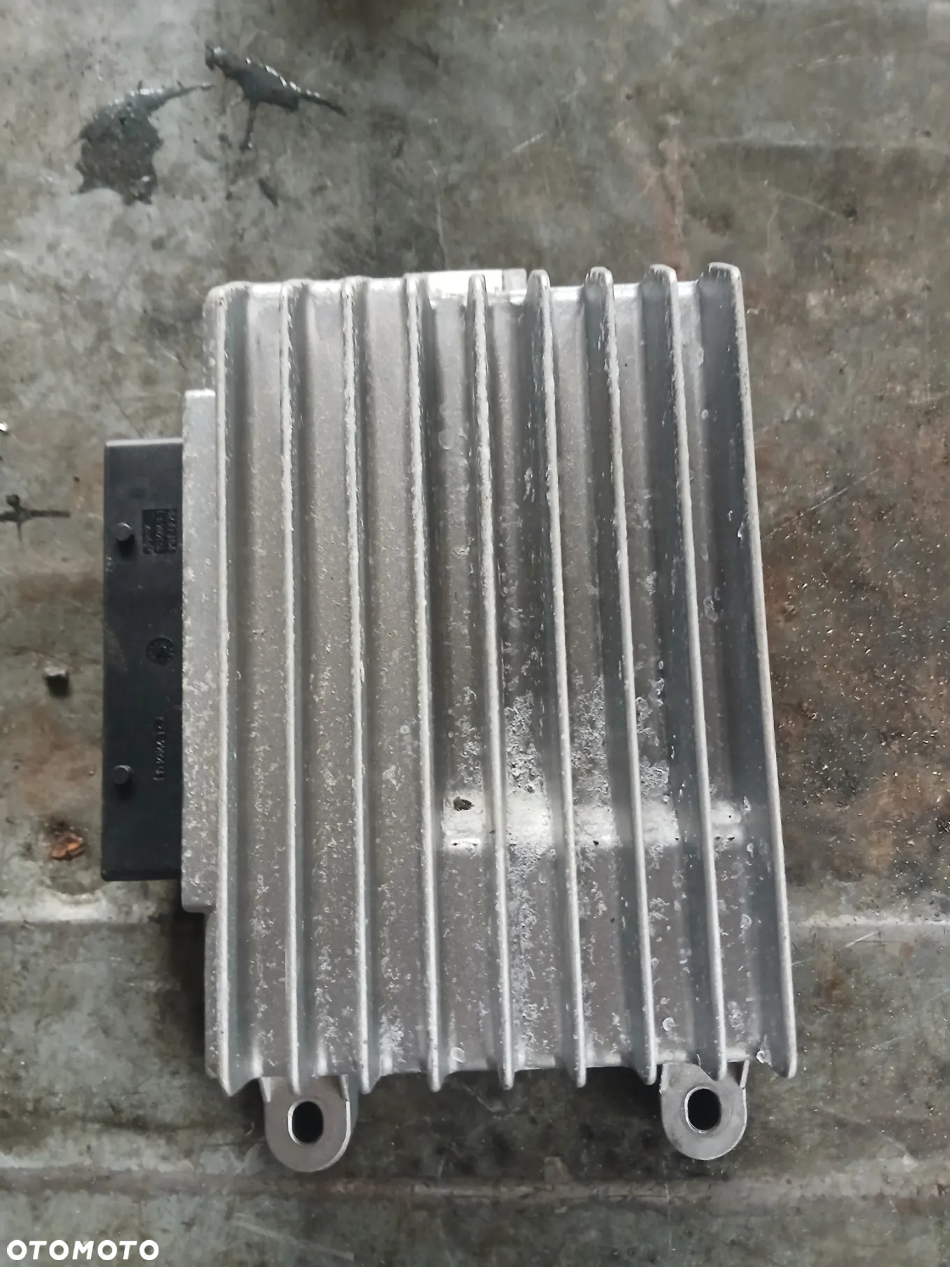 Wzmacniacz Audi 8J0 035 223 B - 2
