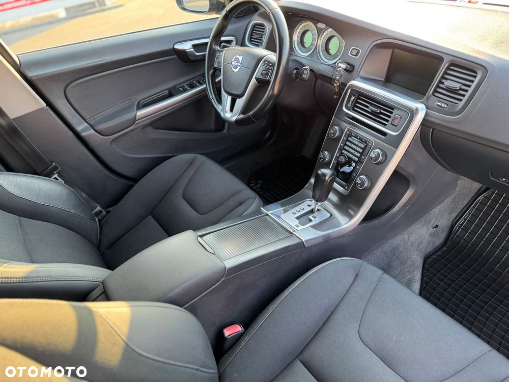 Volvo V60 D3 Geartronic Momentum - 39