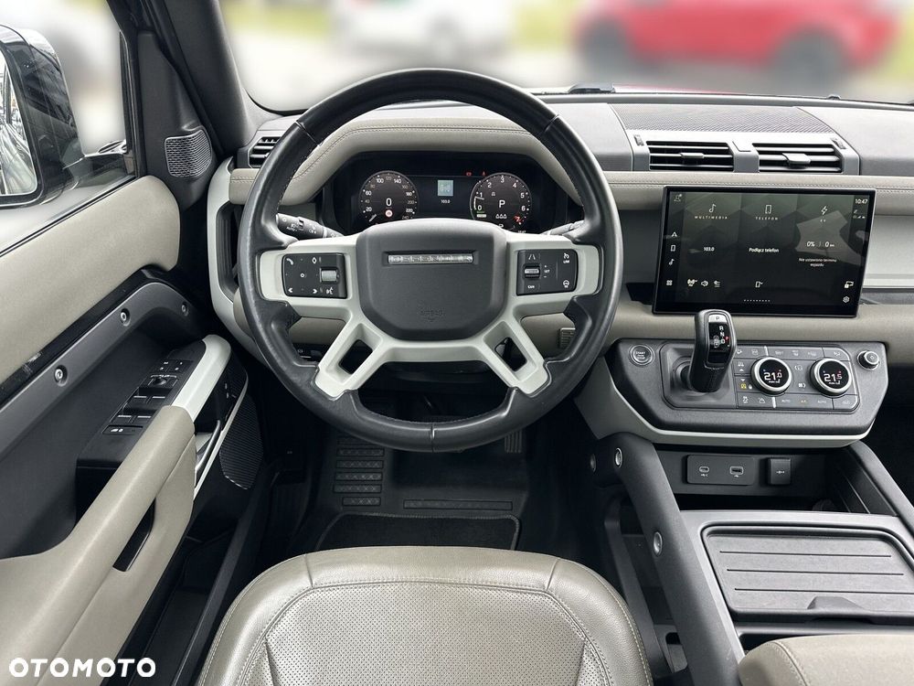 Land Rover Defender - 16