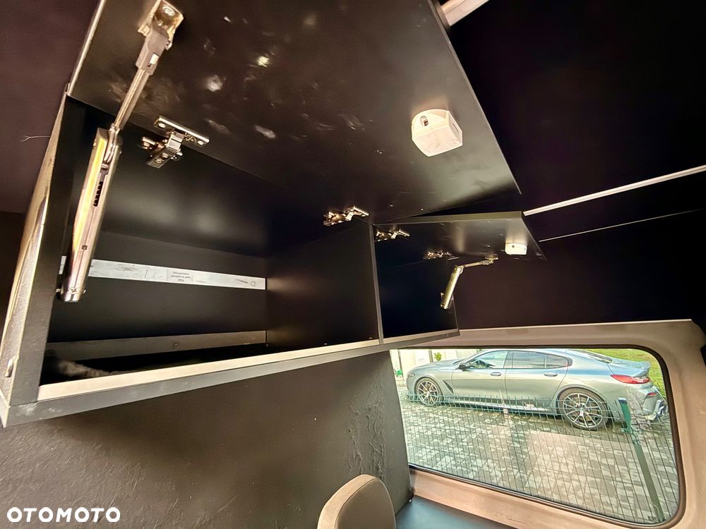 Mercedes-Benz Sprinter - 20