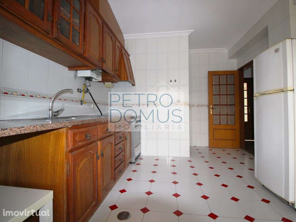 APARTAMENTO T3 JUNTO AO LICEU DE LEIRIA - Grande imagem: 3/16