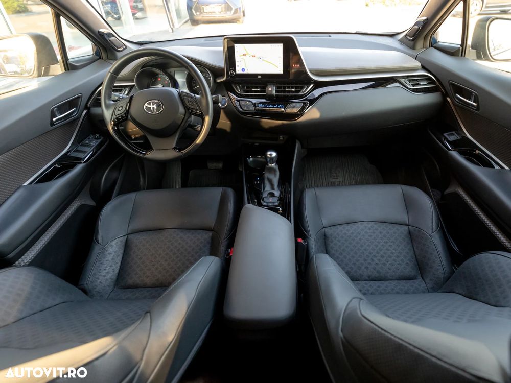 Toyota C-HR 2.0 HSD 184 CP 4x2 CVT Classy Bi-Tone - 12