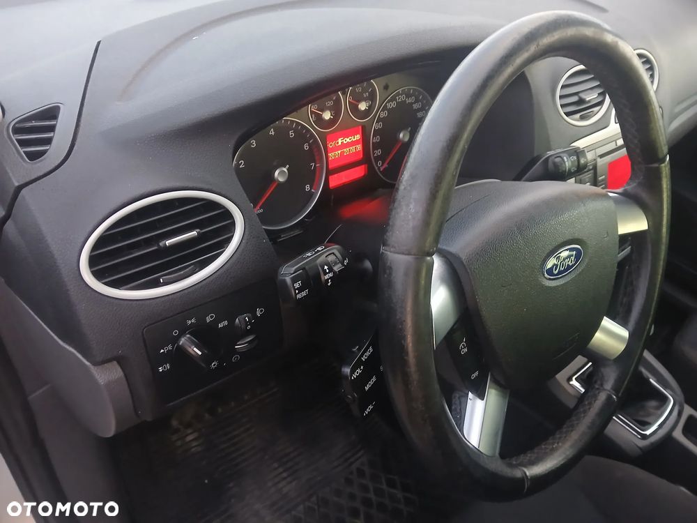 Ford Focus - 23