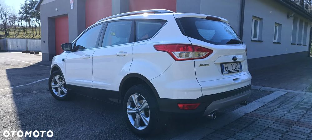 Ford Kuga 2.0 TDCi 2x4 Titanium - 16