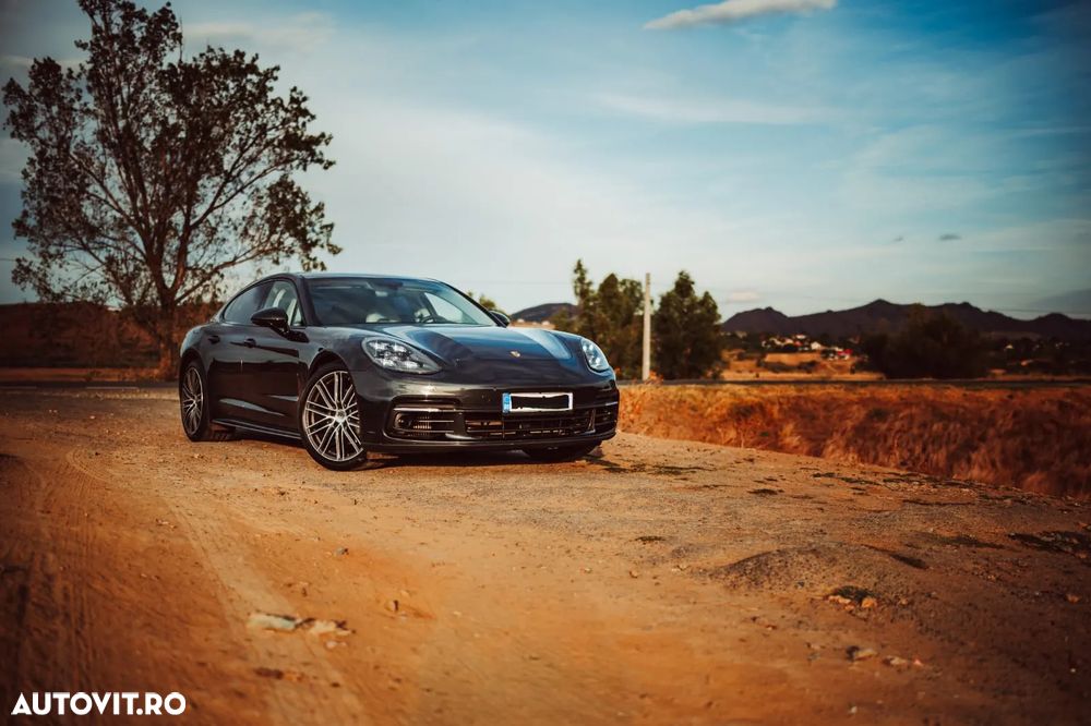 Porsche Panamera 4S - 1