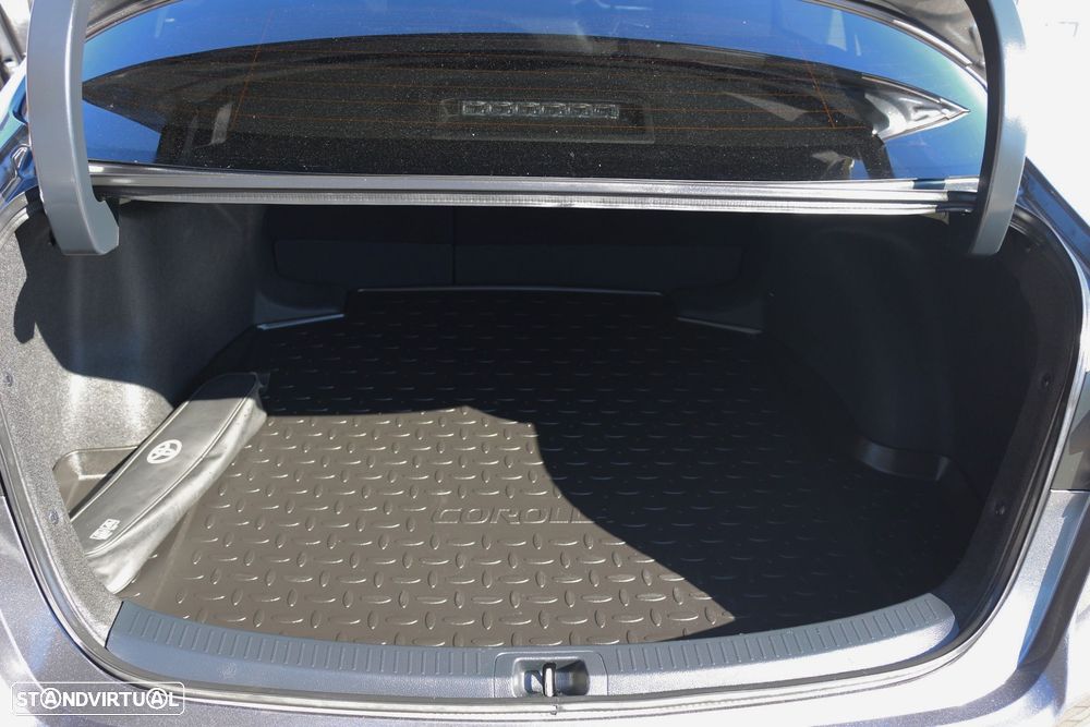 Toyota Corolla SD 1.8 Hybrid Luxury - 40