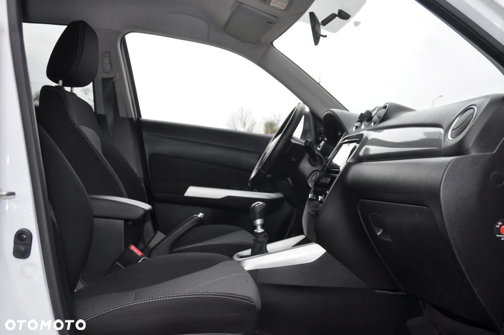 Suzuki Vitara - 32