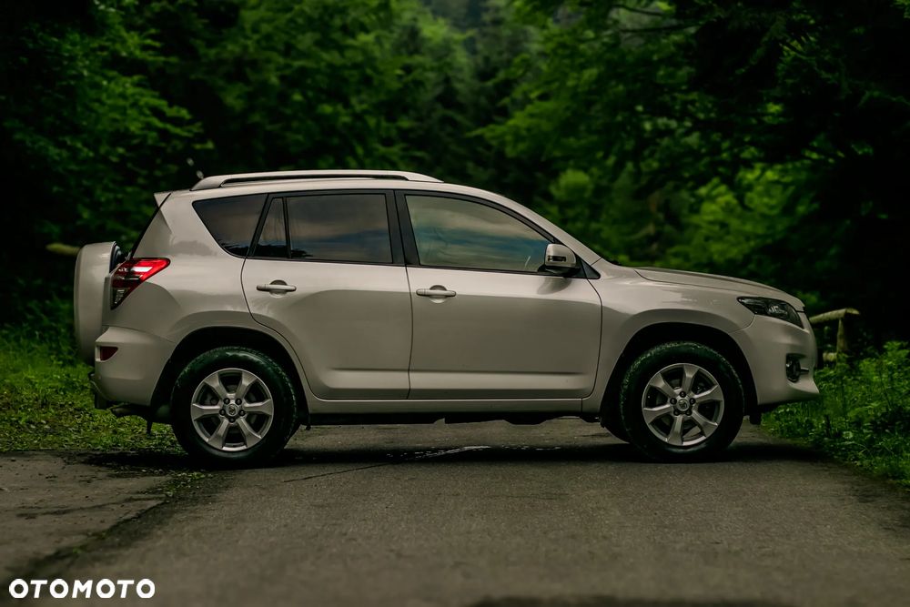 Toyota RAV4 - 4