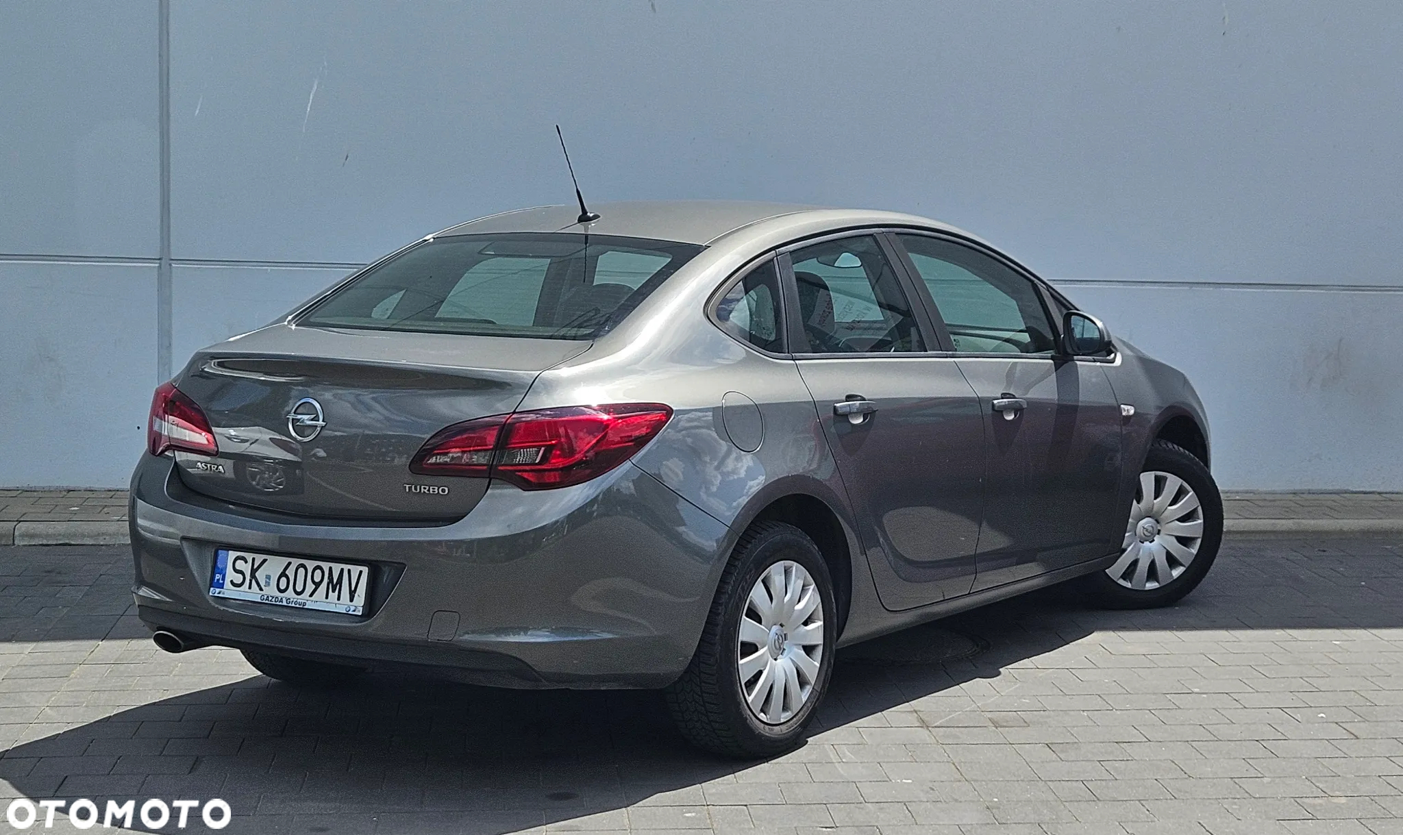Opel Astra IV 1.4 T Executive - 29