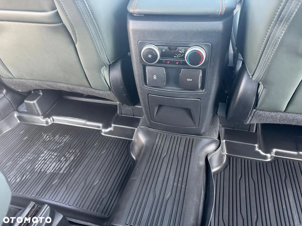 Ford Explorer EcoBoost Plug-in Hybrid PLATINUM - 2