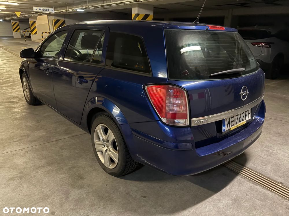 Opel Astra 2009 photo 3