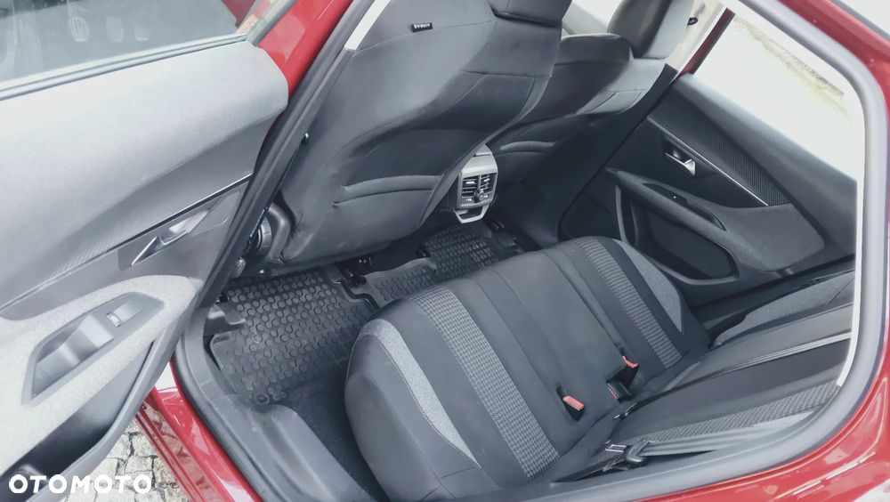 Peugeot 3008 1.2 PureTech GPF Active S&S - 13