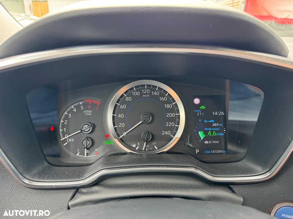 Toyota Corolla Sedan 1.8 HSD Business Plus - 11