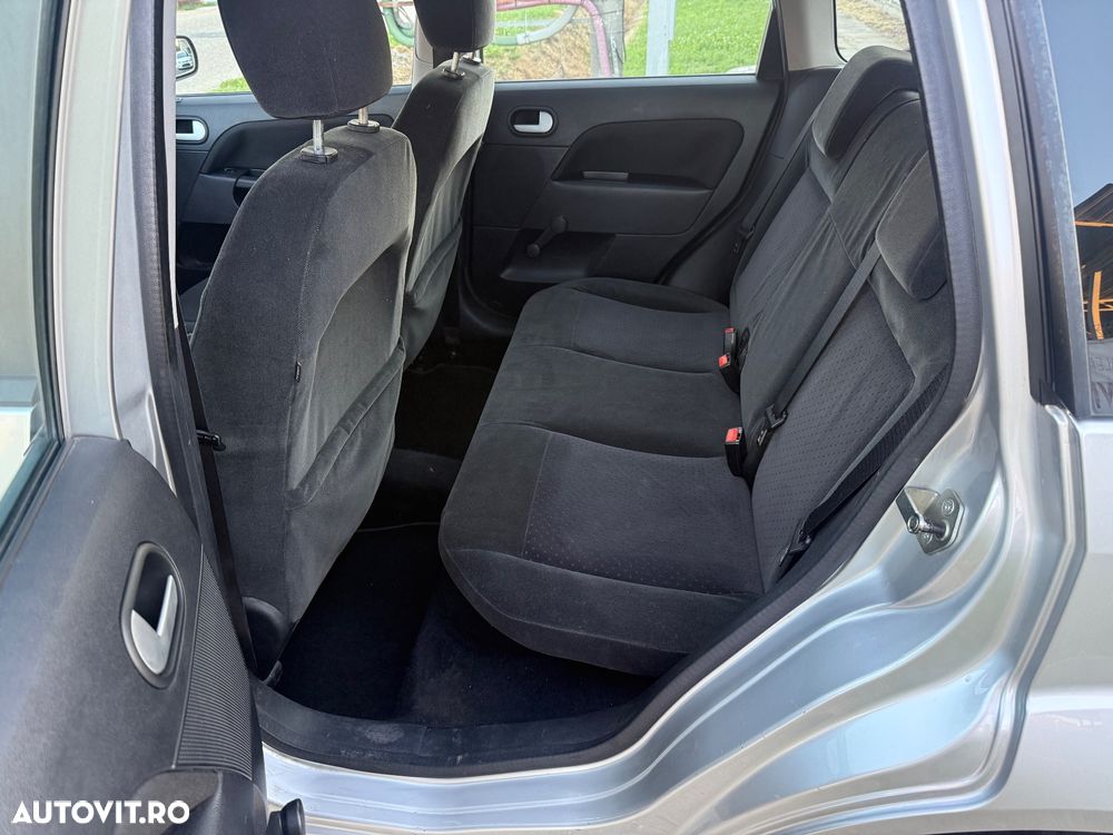 Ford Fiesta 1.3 Ghia - 6