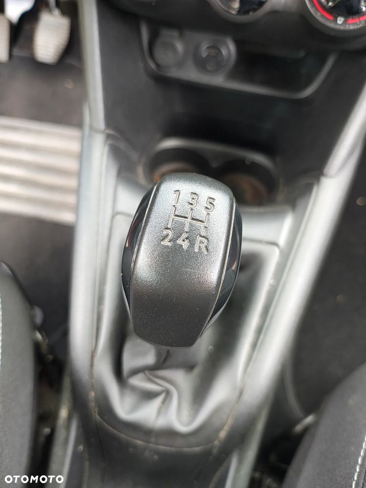Peugeot 208 - 16