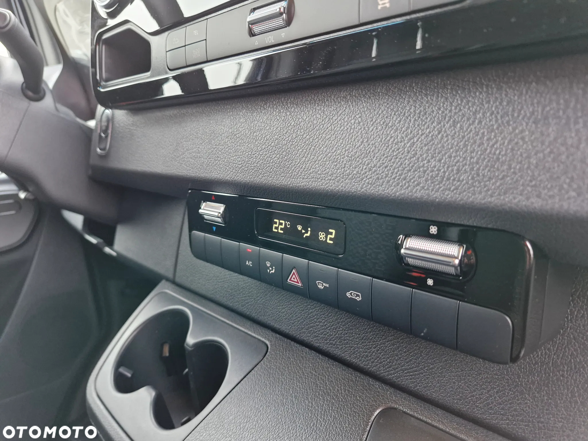 Mercedes-Benz Sprinter 319 - 16