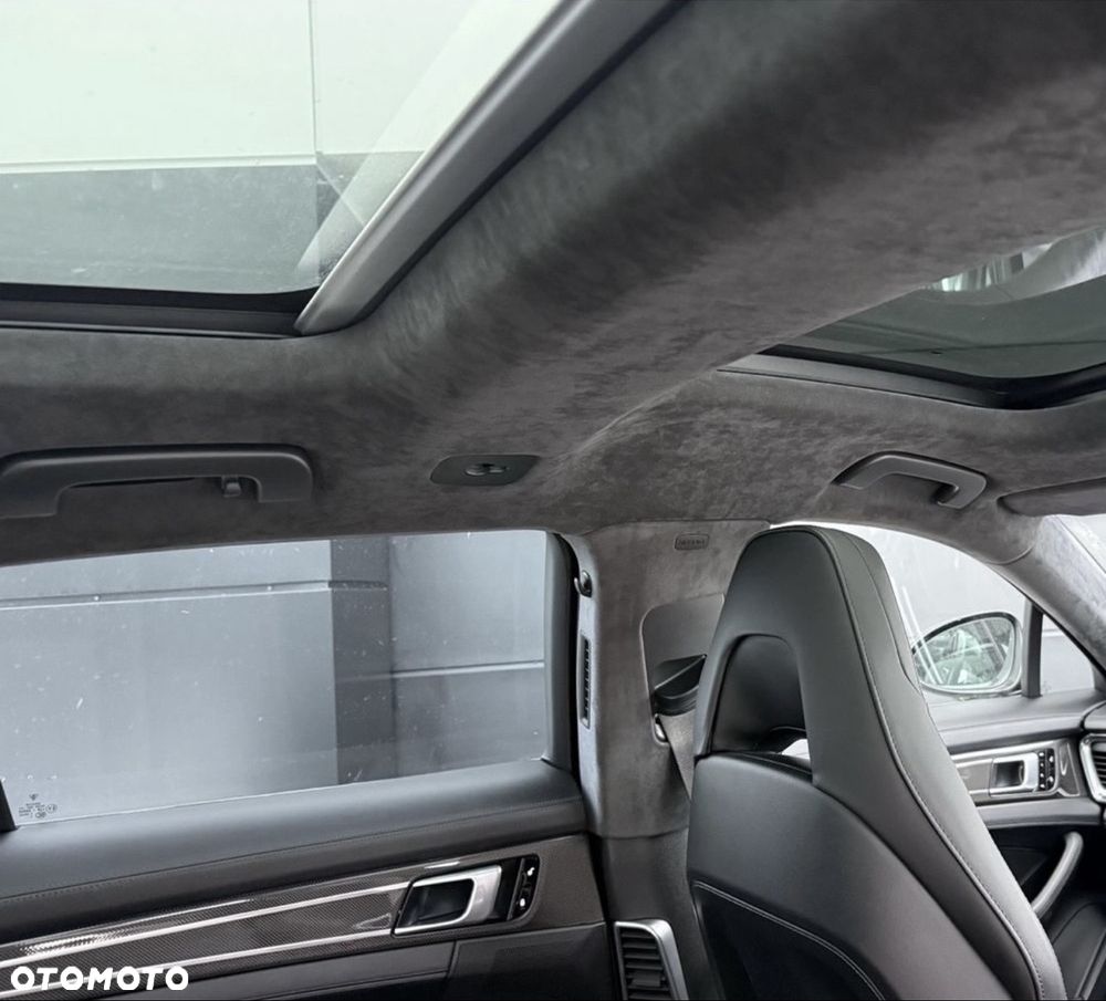 Porsche Panamera Turbo - 40