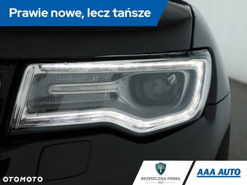 Jeep Grand Cherokee - 24