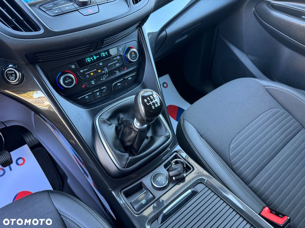Ford Kuga 1.5 EcoBoost 2x4 Titanium - 31