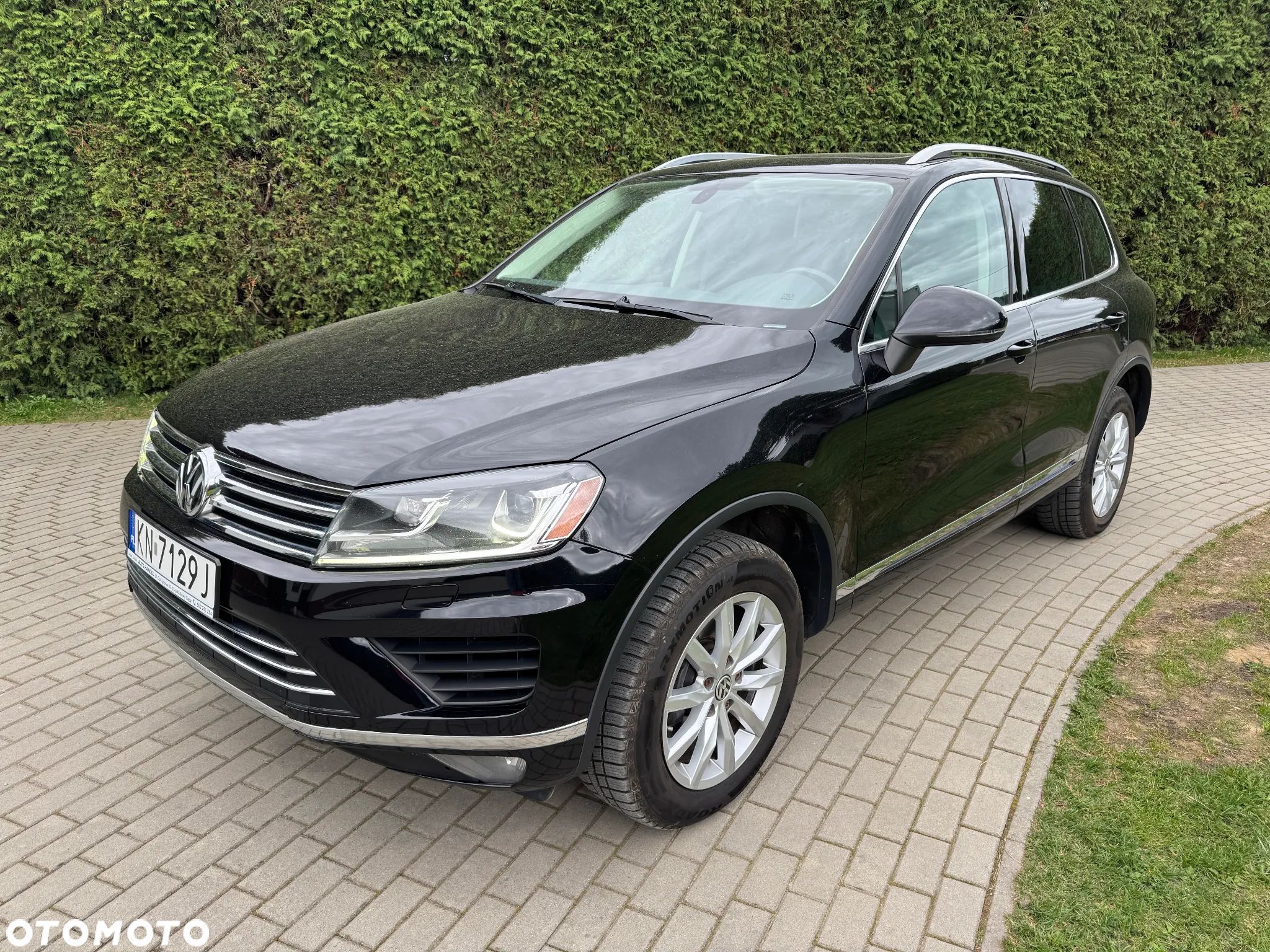 Volkswagen Touareg - 1