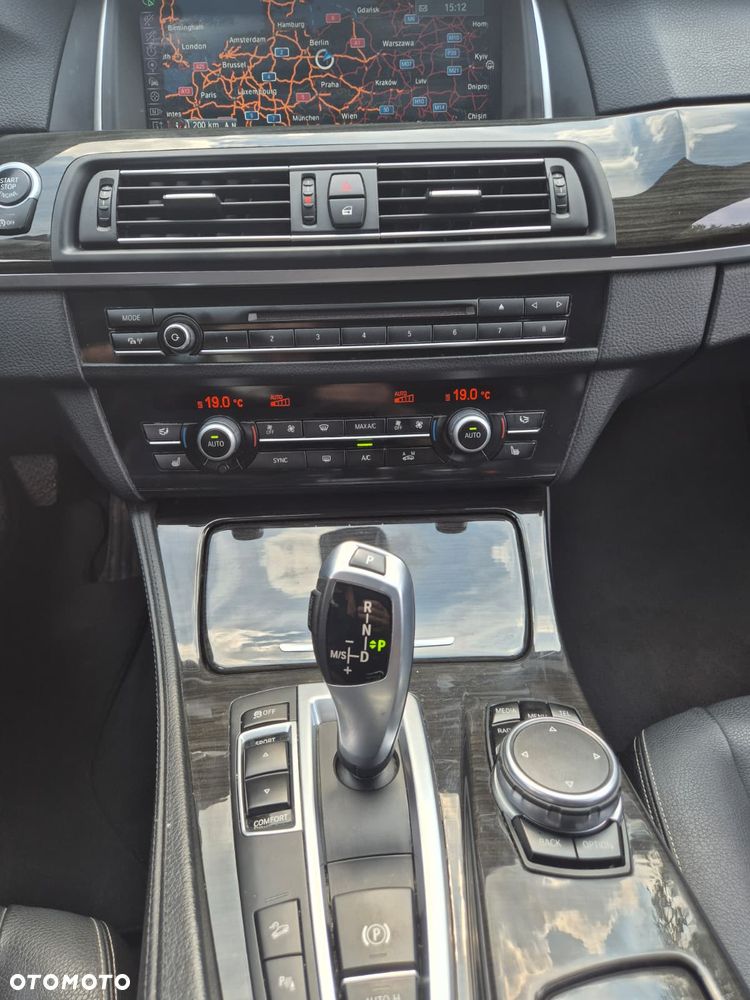 BMW Seria 5 520d Luxury Line - 32