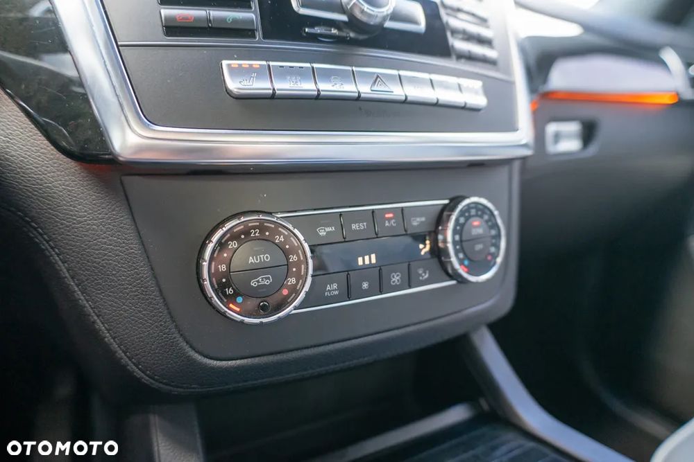 Mercedes-Benz GL 350 BlueTEC 4Matic 7G-TRONIC - 40